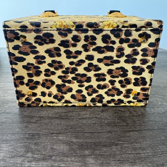 Versace Sunburst & Leopard ☀️ 🐆 - Picture 7 of 9